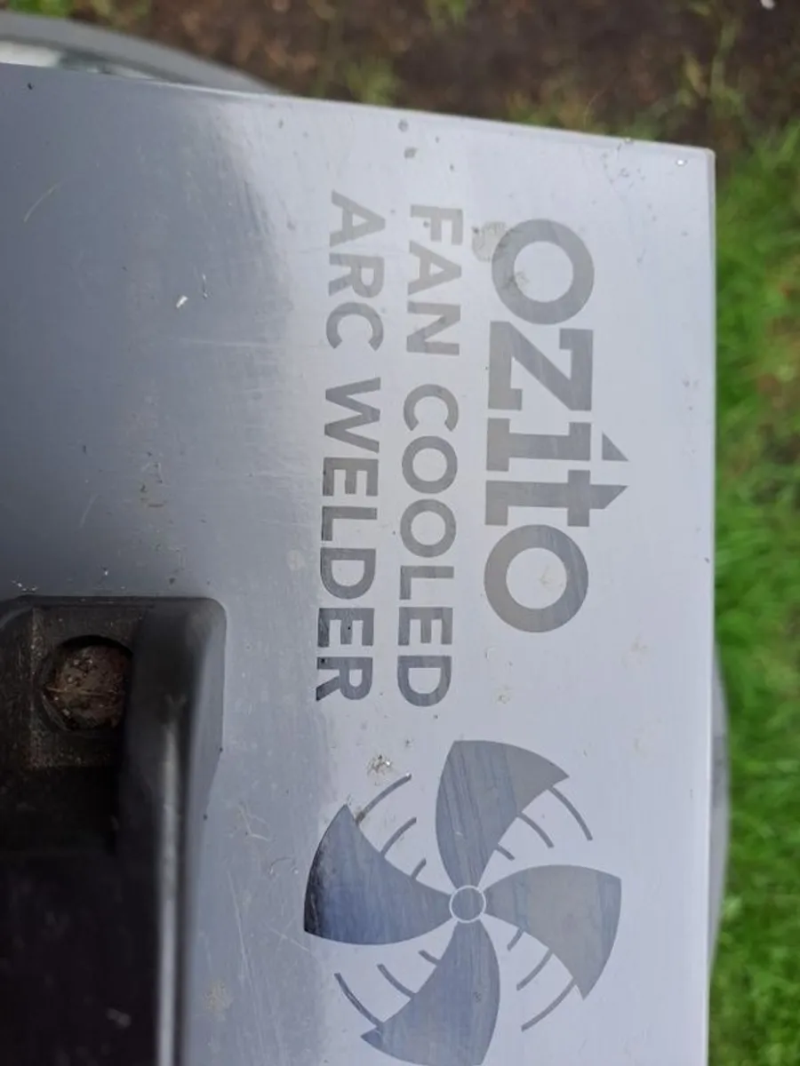 Ozio Fan Cooled Arc Welder as.new bought for one project - Image 4