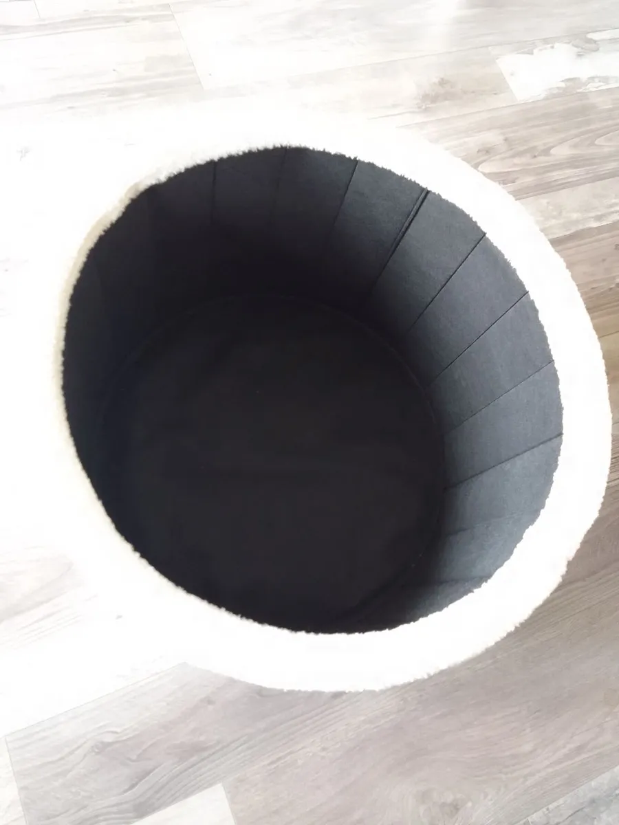 Pouf with storage/coffee table - Image 2