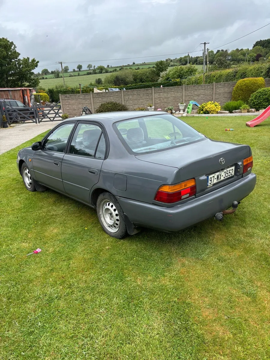 toyota corolla - Image 3