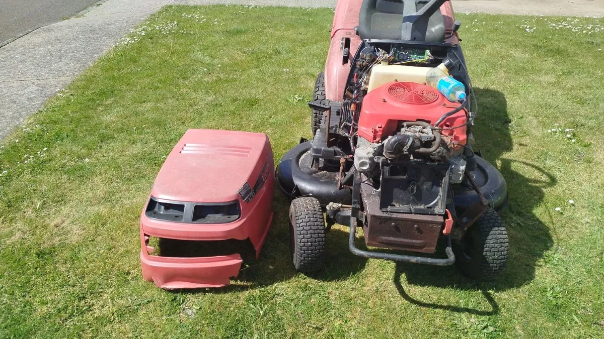 Ride on mower - Image 1