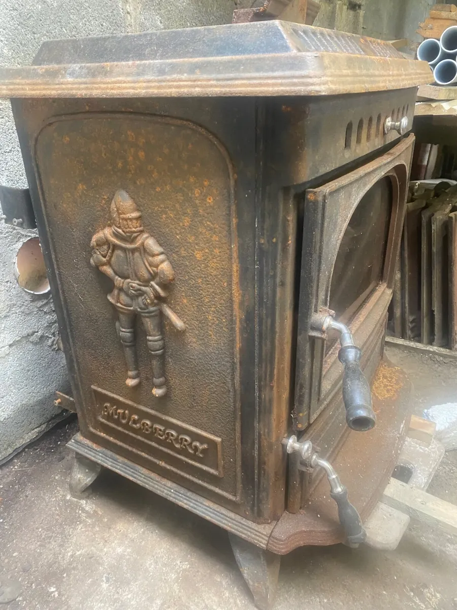 Stove with back boiler. - Image 2