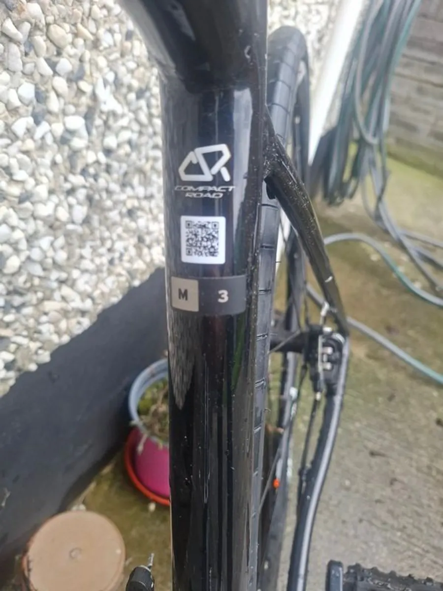 Giant Contend Bike - Image 2