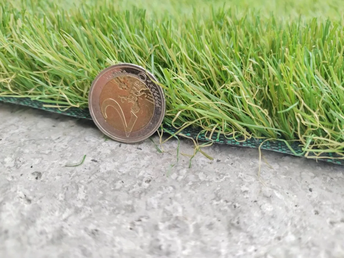 Artificial grass available - Image 1