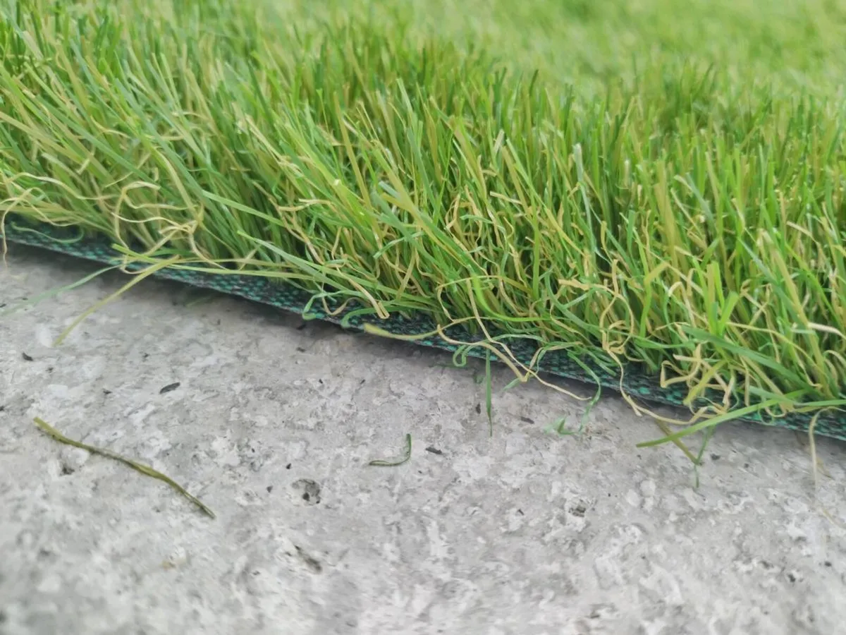 Artificial grass available for cheap - Image 4