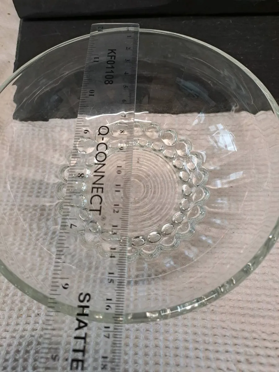 Vintage Pressed Glass Dessert Serving Bowls Pair - Image 3