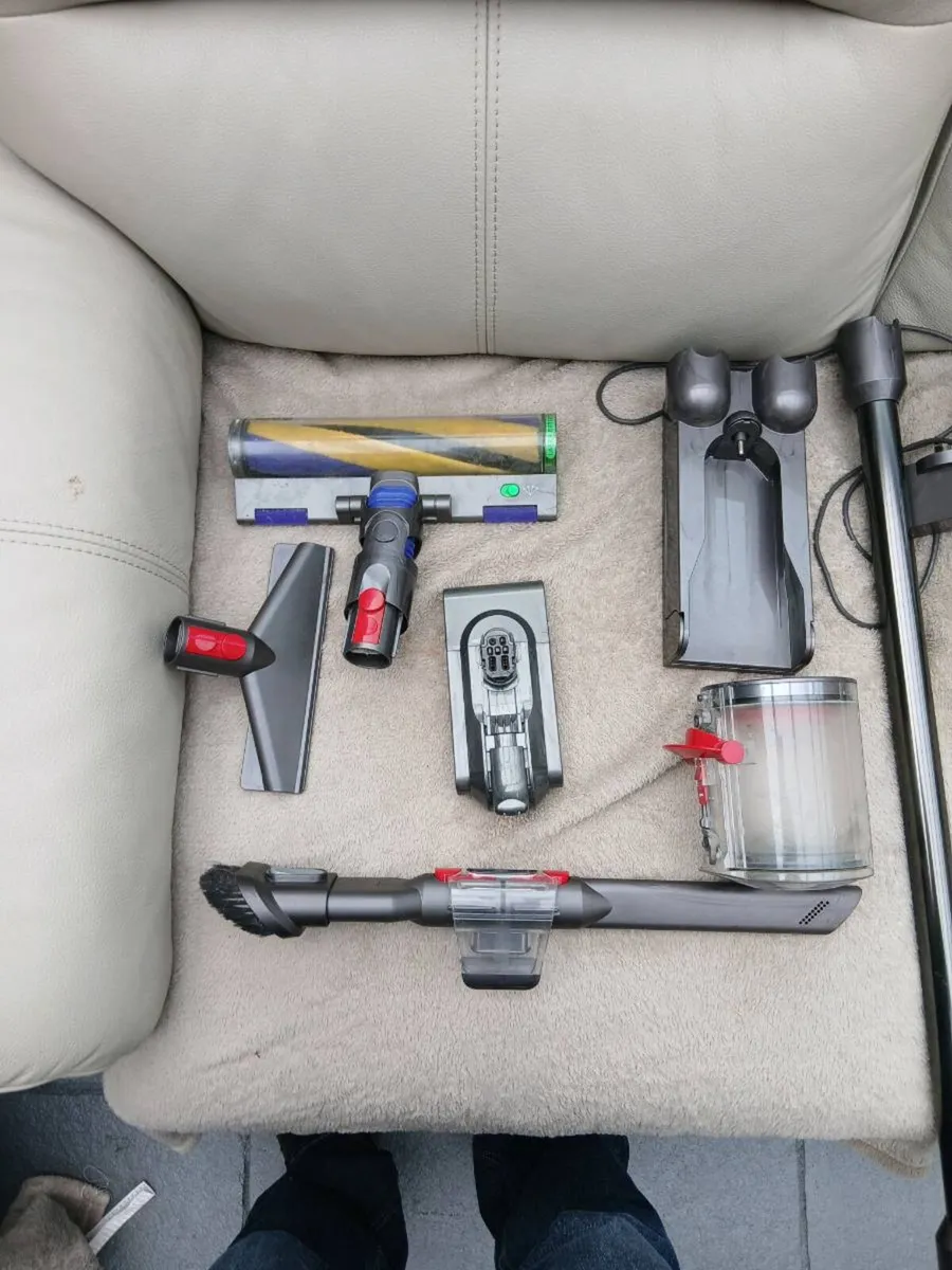 Dyson hoover parts - Image 1