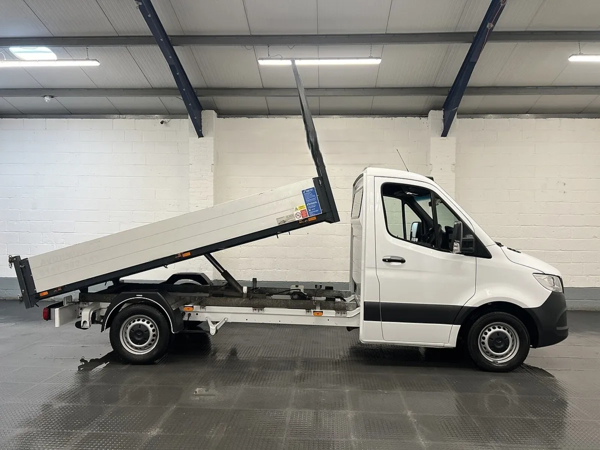 2022 Mercedes-Benz Sprinter Tipper Van - Image 1