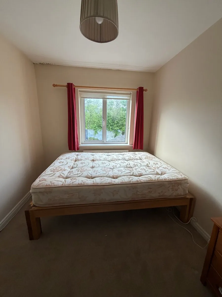 Bed - Image 1