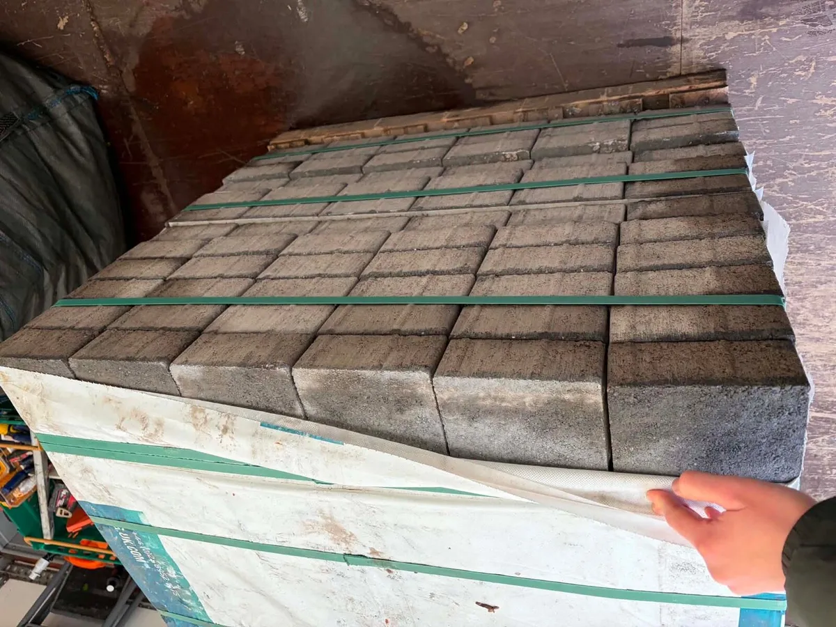New pallet full paving FREE Delivery today - Image 3