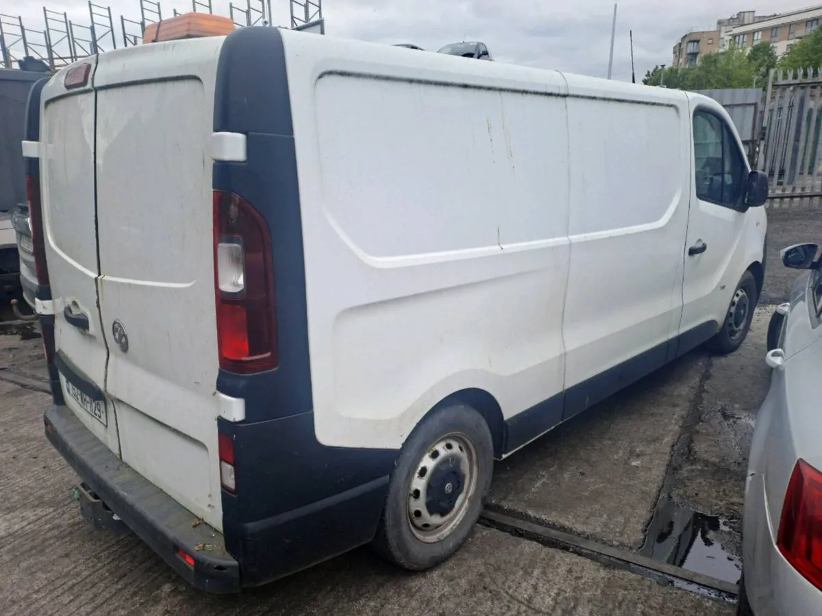 Vauxhall Vivaro breaking for parts - Image 2