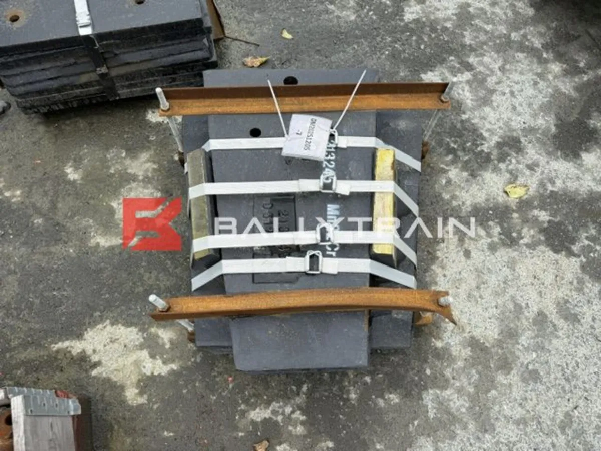 Metso LT106 Cheek Plates (Upper & Lower) - Image 3