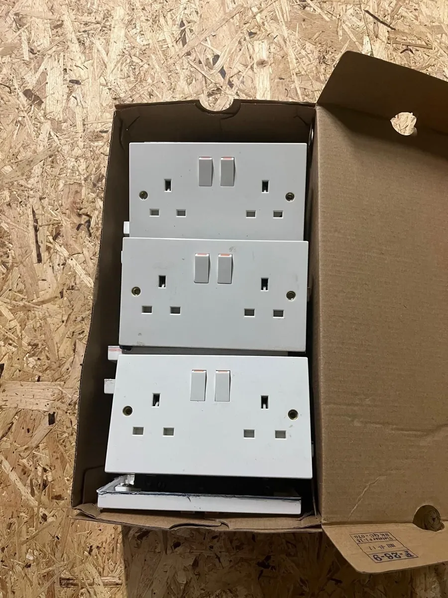 Electric Double Sockets - Image 1