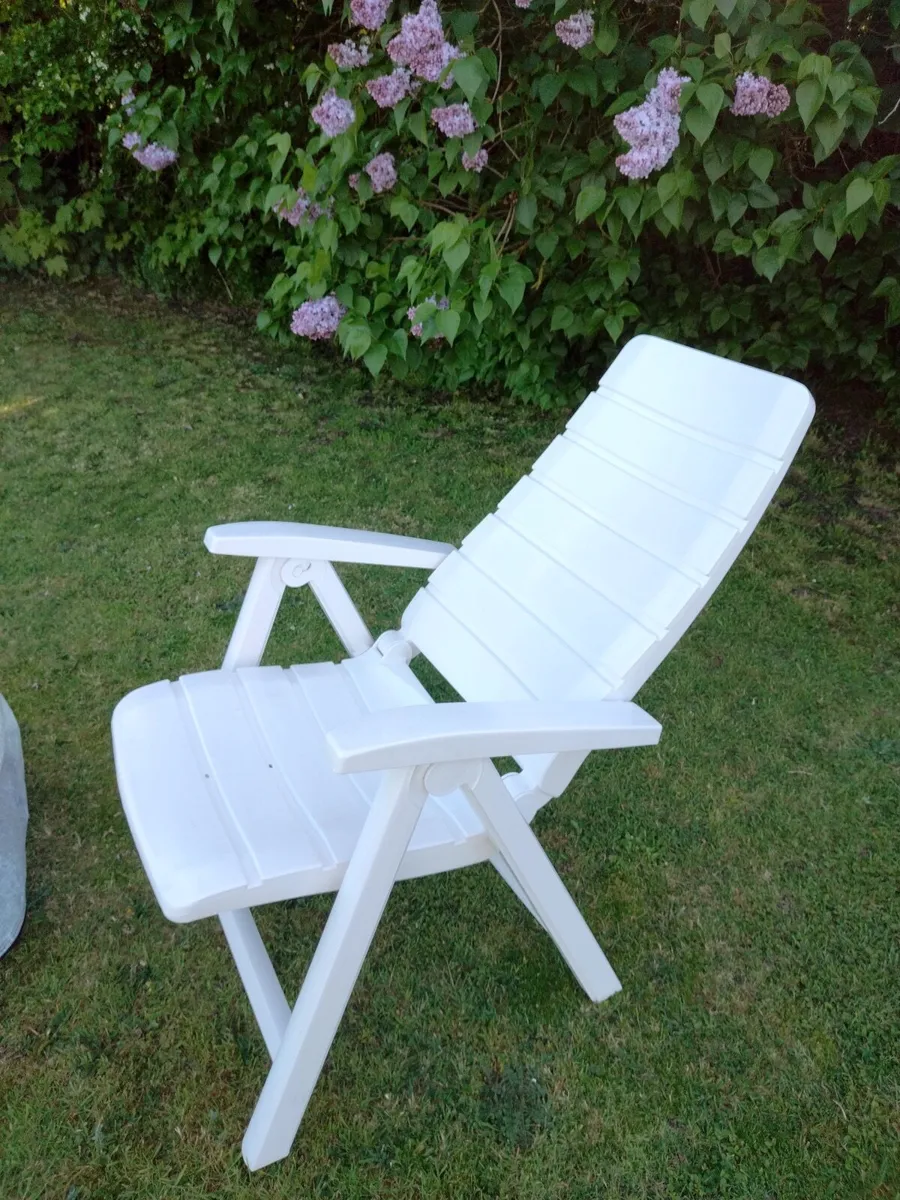 Recliner Garden Chair with Cushion and Storage Bag - Image 2
