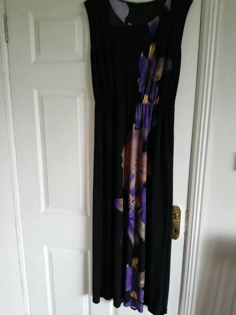 Ladies clothes - Image 1
