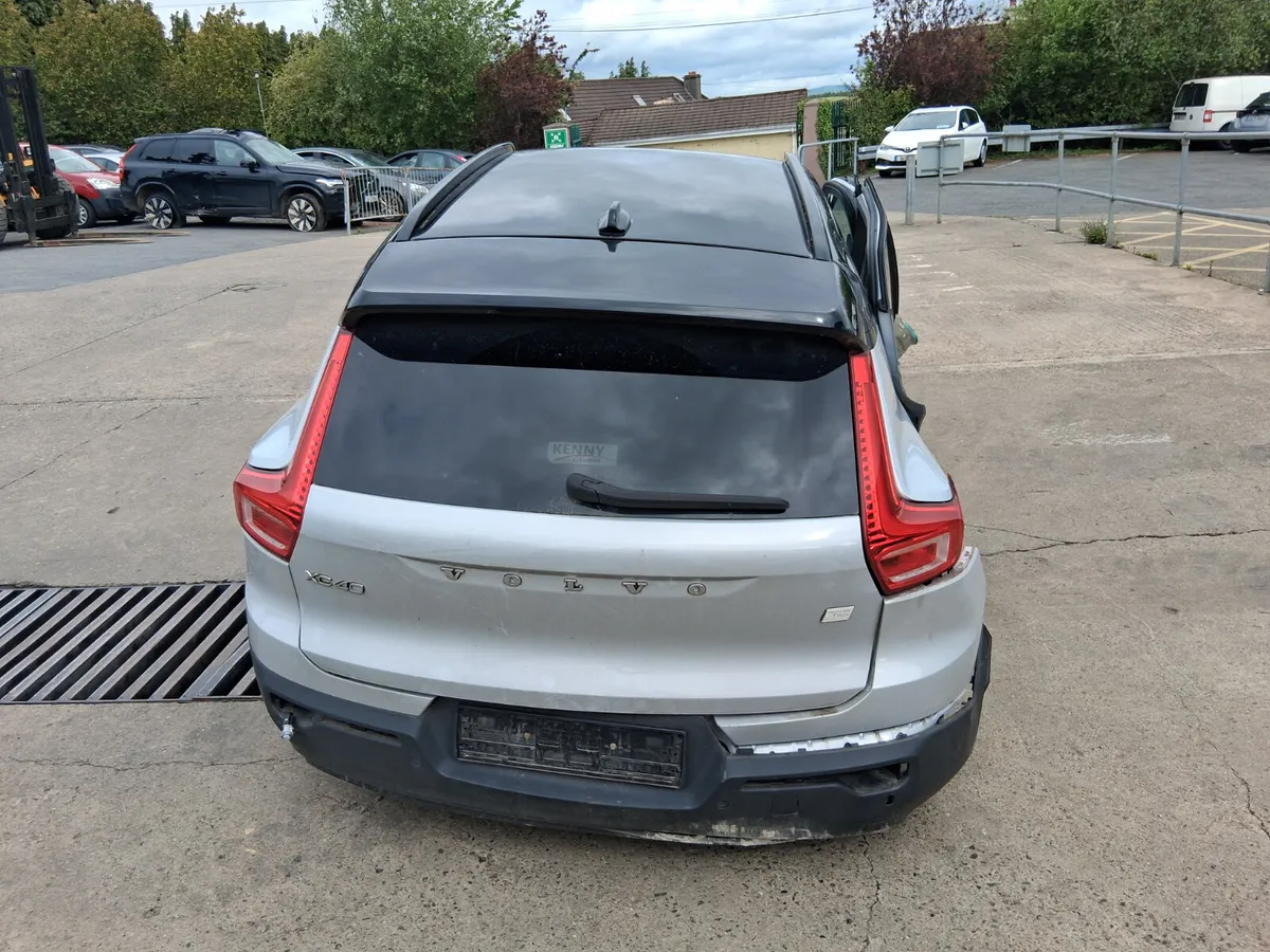 2022 VOLVO XC40 Elec Electric (for parts only) - Image 4