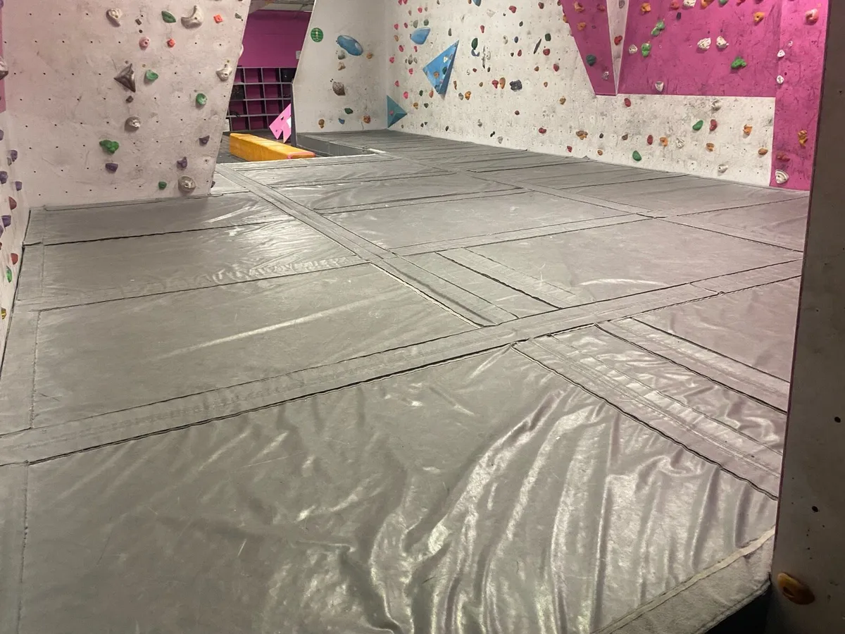 Climbing centre equipment - Image 2