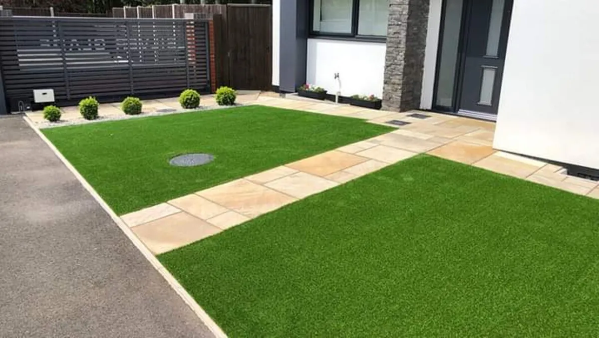 Artificial grass for delivery - Image 1
