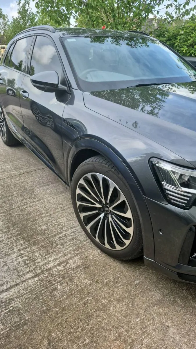 Original 21" Audi Q8 etron sportsline alloys - Image 4