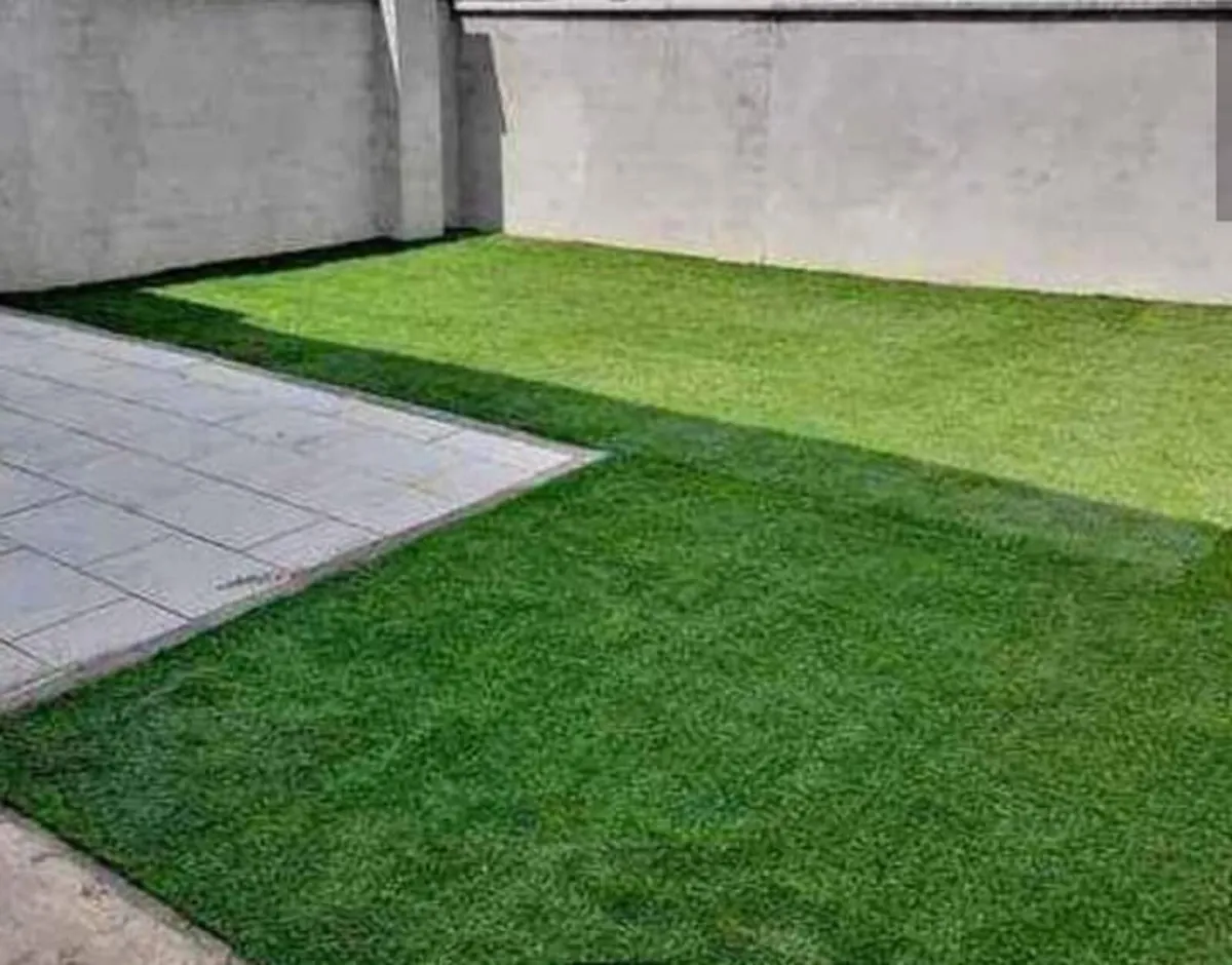 Artificial grass ready for free delivery - Image 2