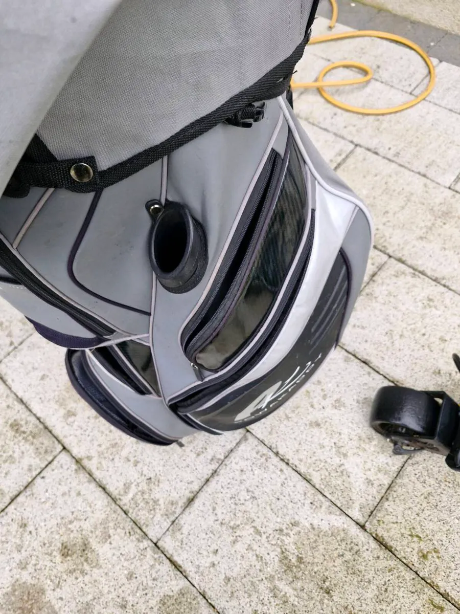 Powakaddy Premium edition cartbag - Image 1