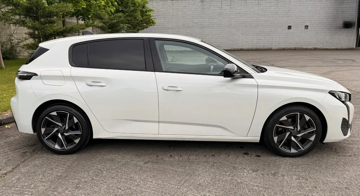 2023 Peugeot 308 AUTOMATIC COMMERCIAL - Image 3