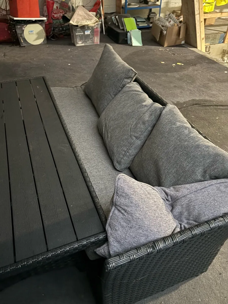 Garden furniture - Image 1