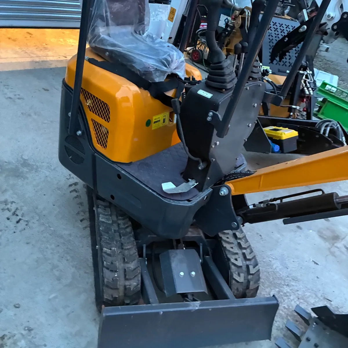 New mini Digger - Image 3