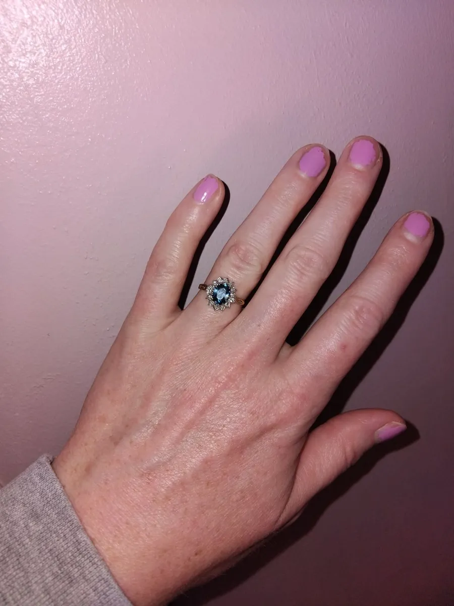 9ct Gold Ring - Image 2