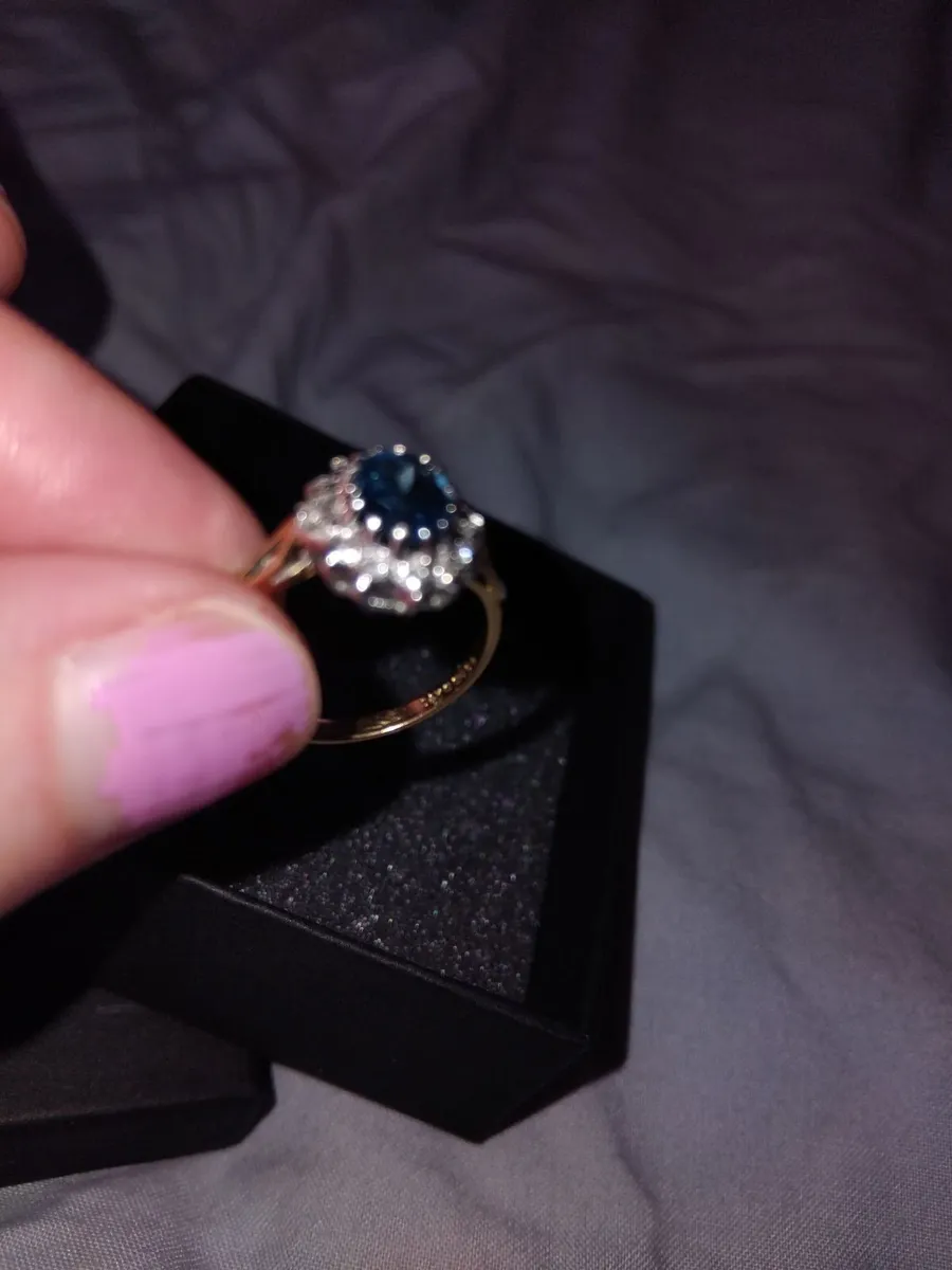 9ct Gold Ring - Image 4