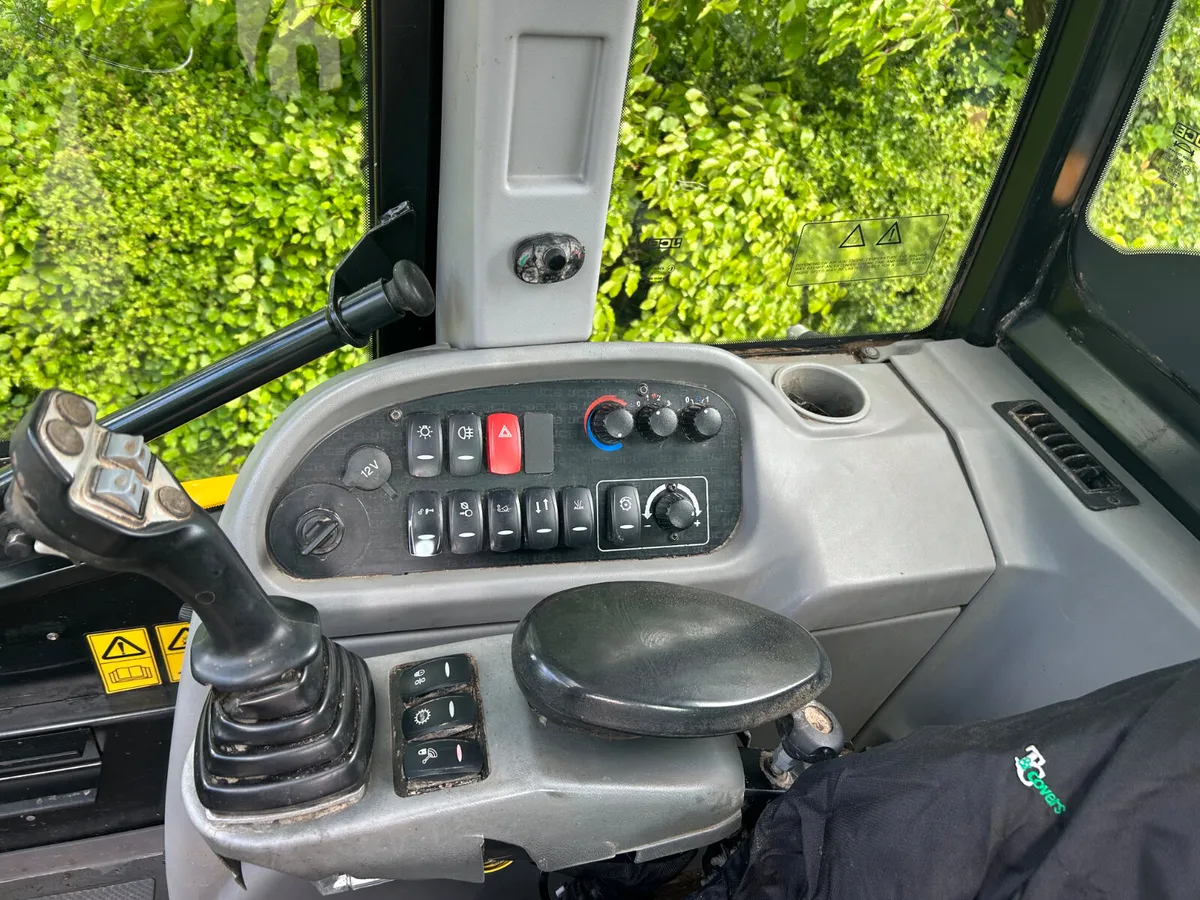 JCB TM 320 - Image 4
