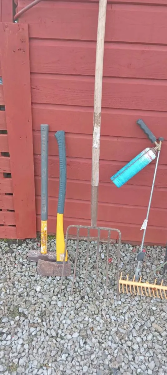 Garden tools etc - Image 1