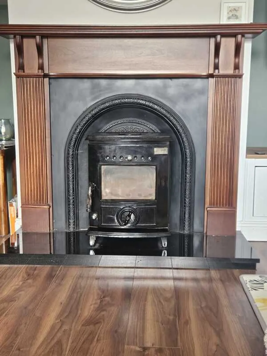 Stove with fireplace - Image 1