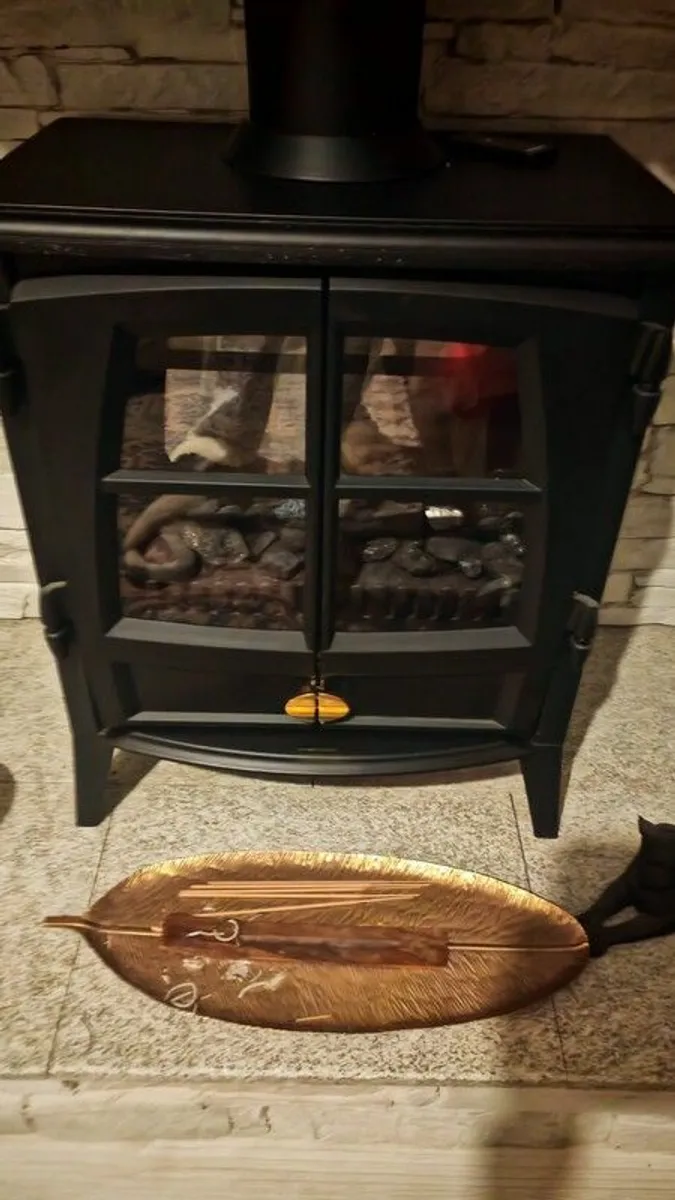 swivel armchair and electric stove sold separately or together for 550 - Image 4