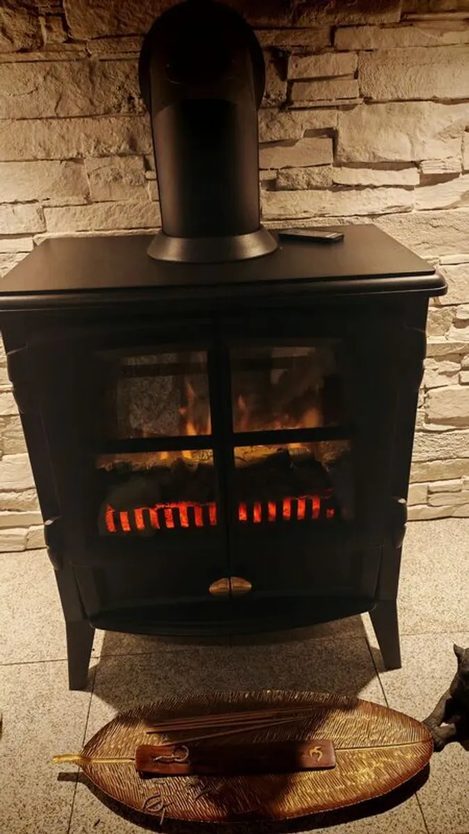 swivel armchair and electric stove sold separately or together for 550 - Image 3