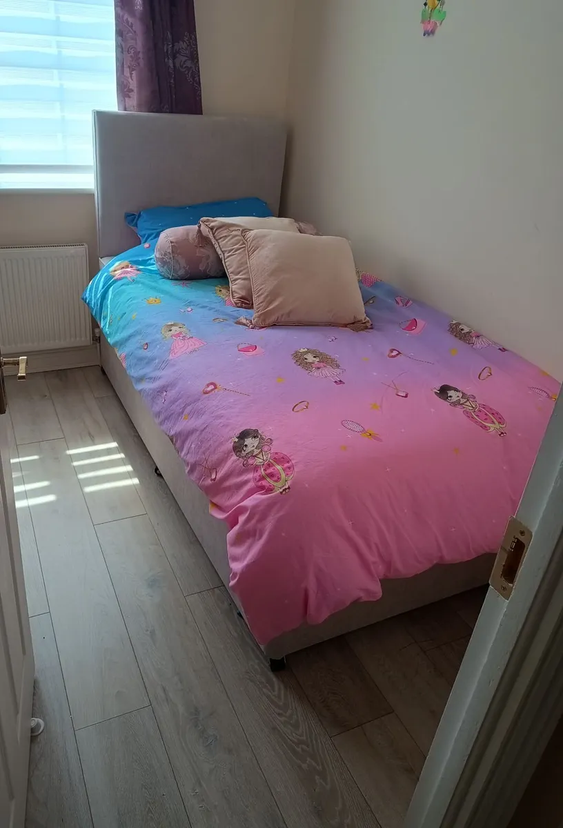 Single Bed c/w Headboard  -  6ft x 3 ft - Image 1