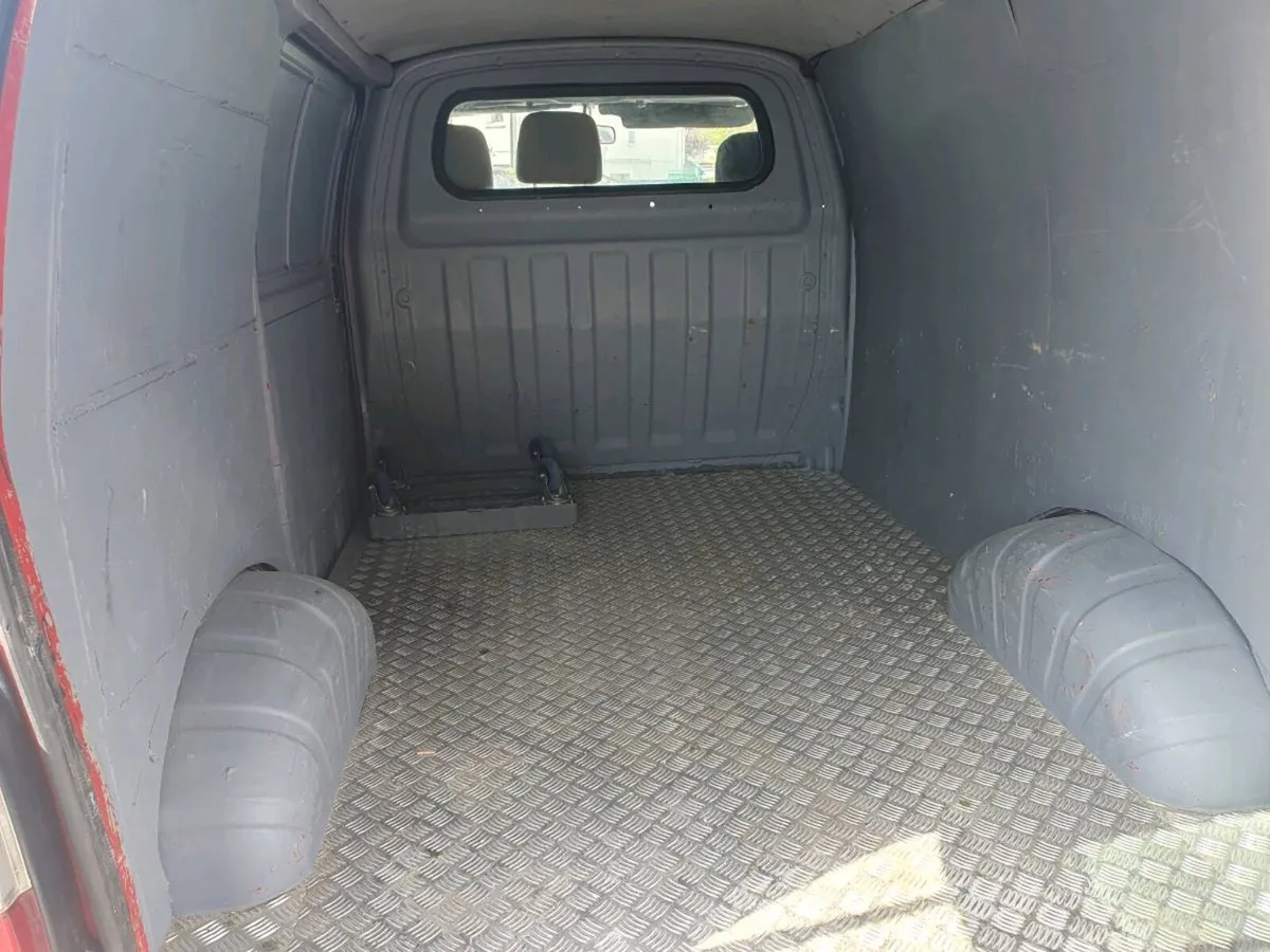 Toyota hi-ace - Image 4