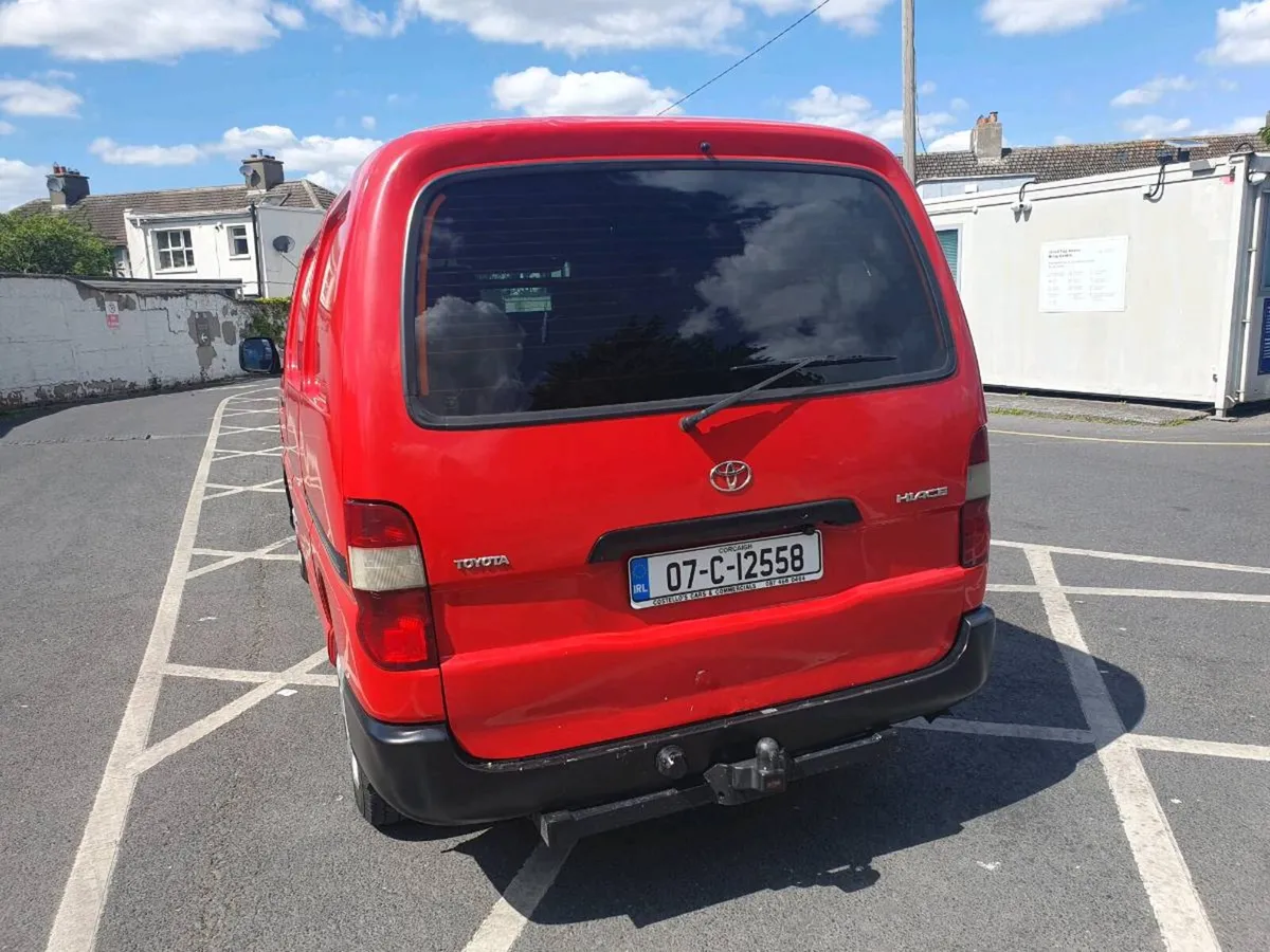 Toyota hi-ace - Image 3