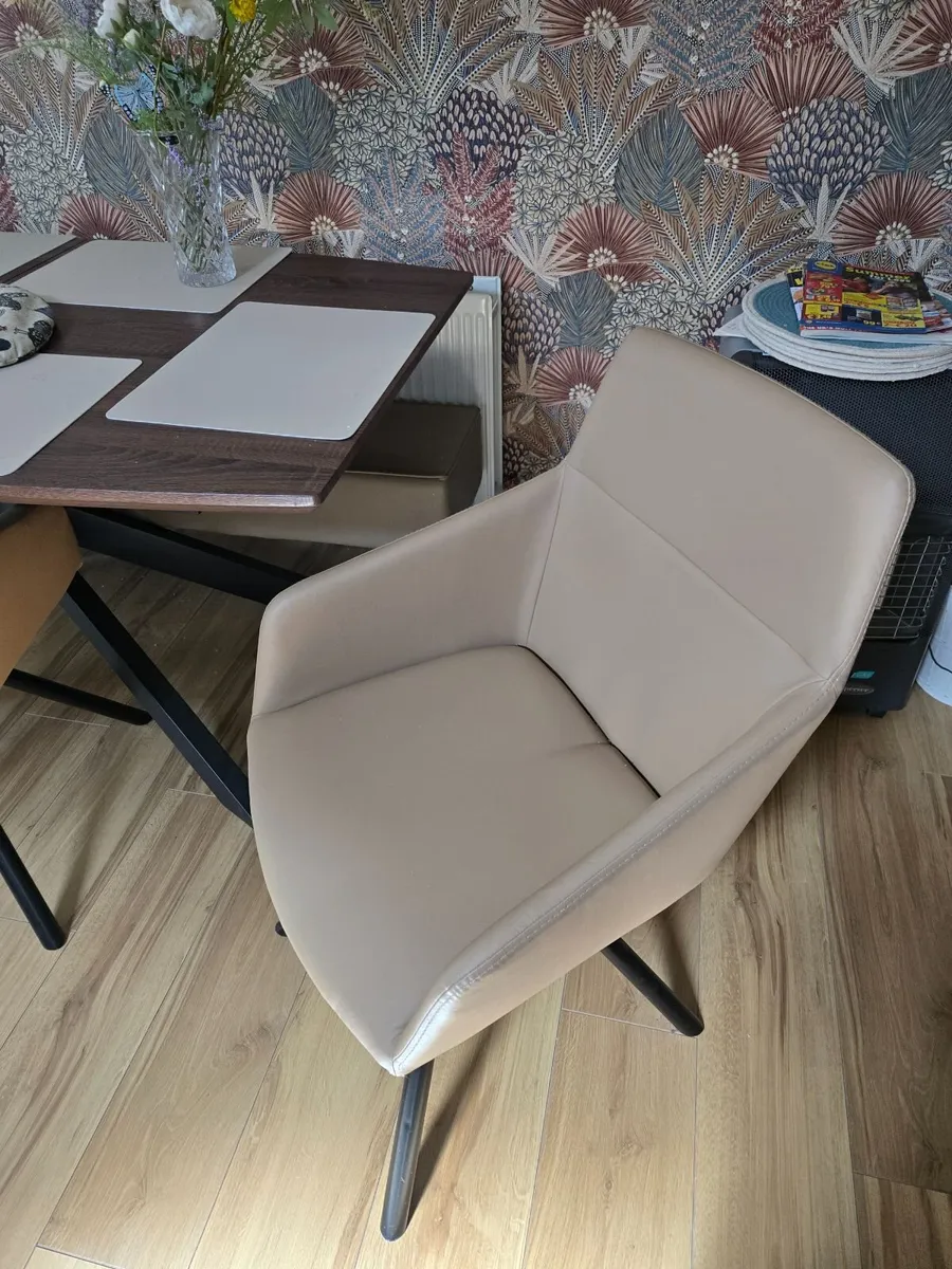 Dinning table - Image 3