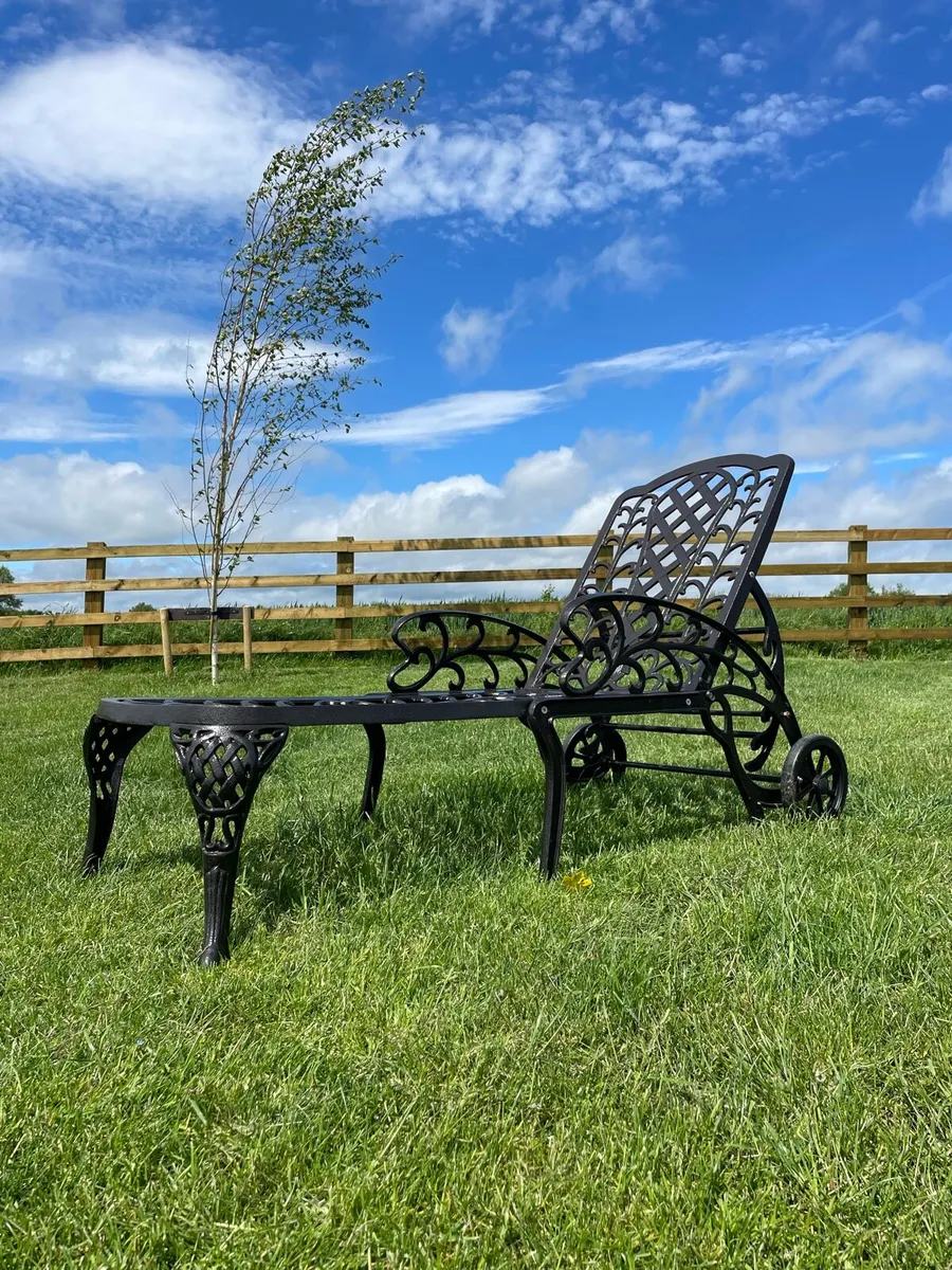 3 x Bronze cast aluminum sun loungers - Image 1