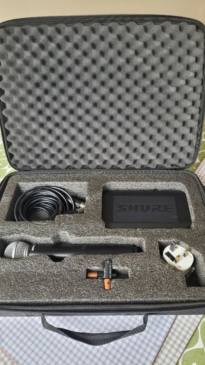 Shure BLX24/SM58 Handheld Wireless System - Image 3