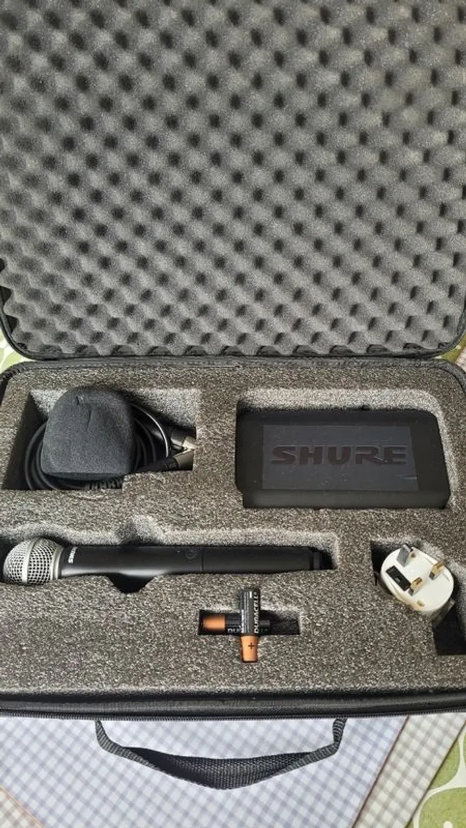 Shure BLX24/SM58 Handheld Wireless System - Image 4