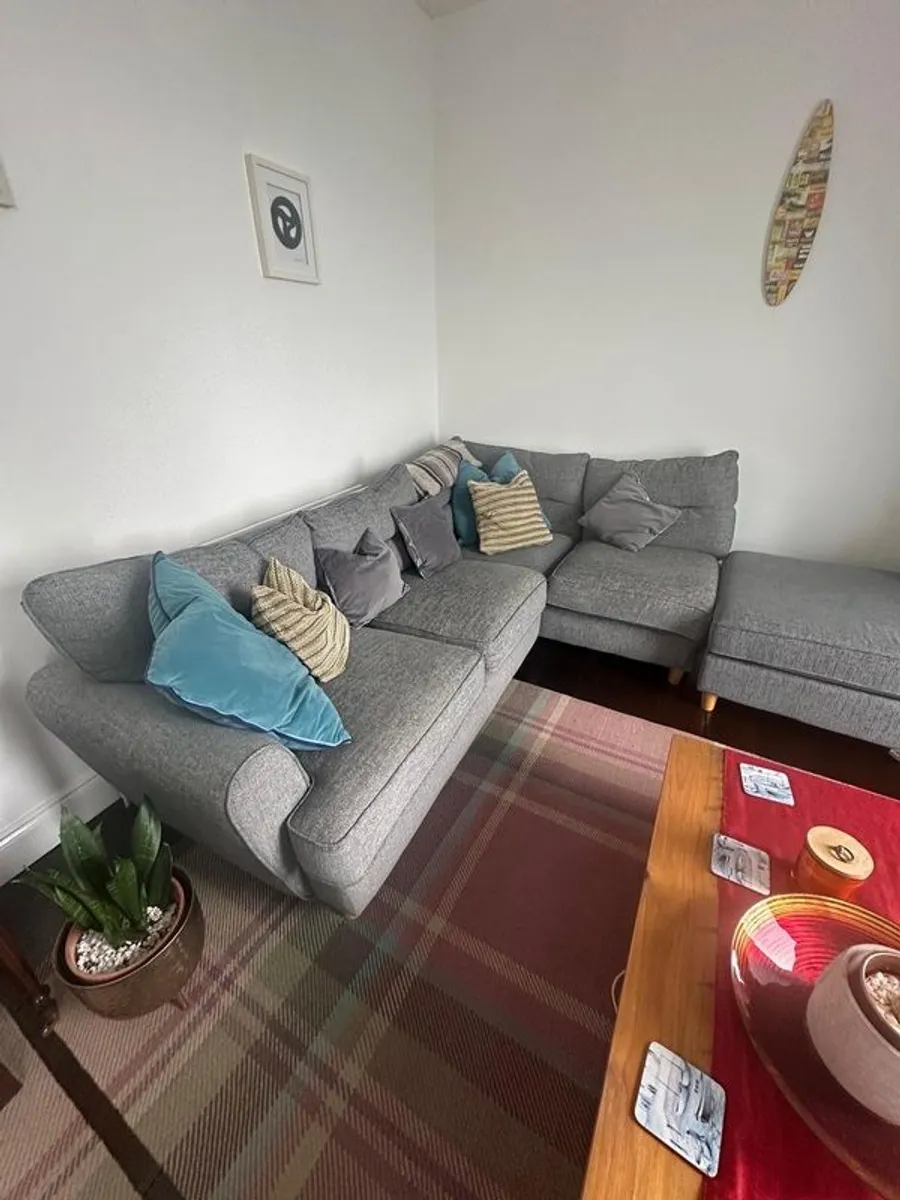 corner sofa - Image 1
