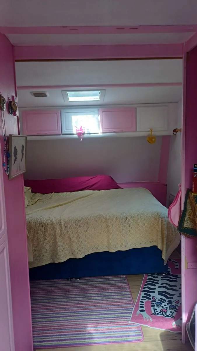 Caravan/Tiny home - Image 1