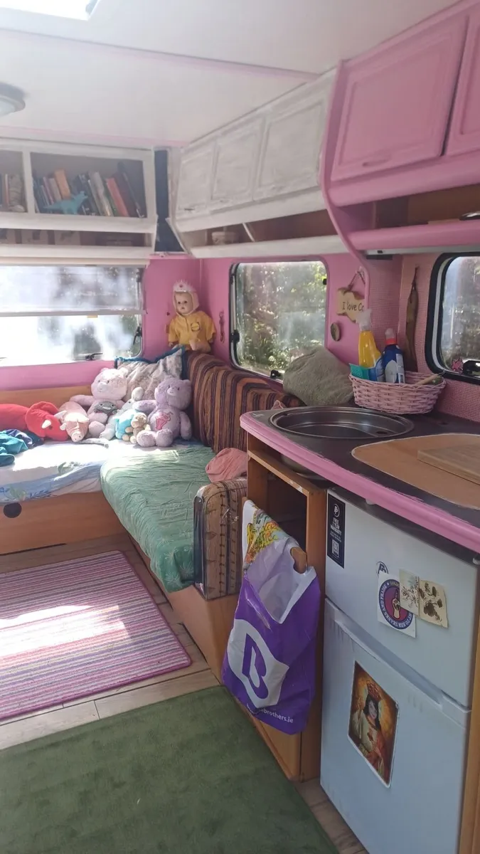 Caravan/Tiny home - Image 2