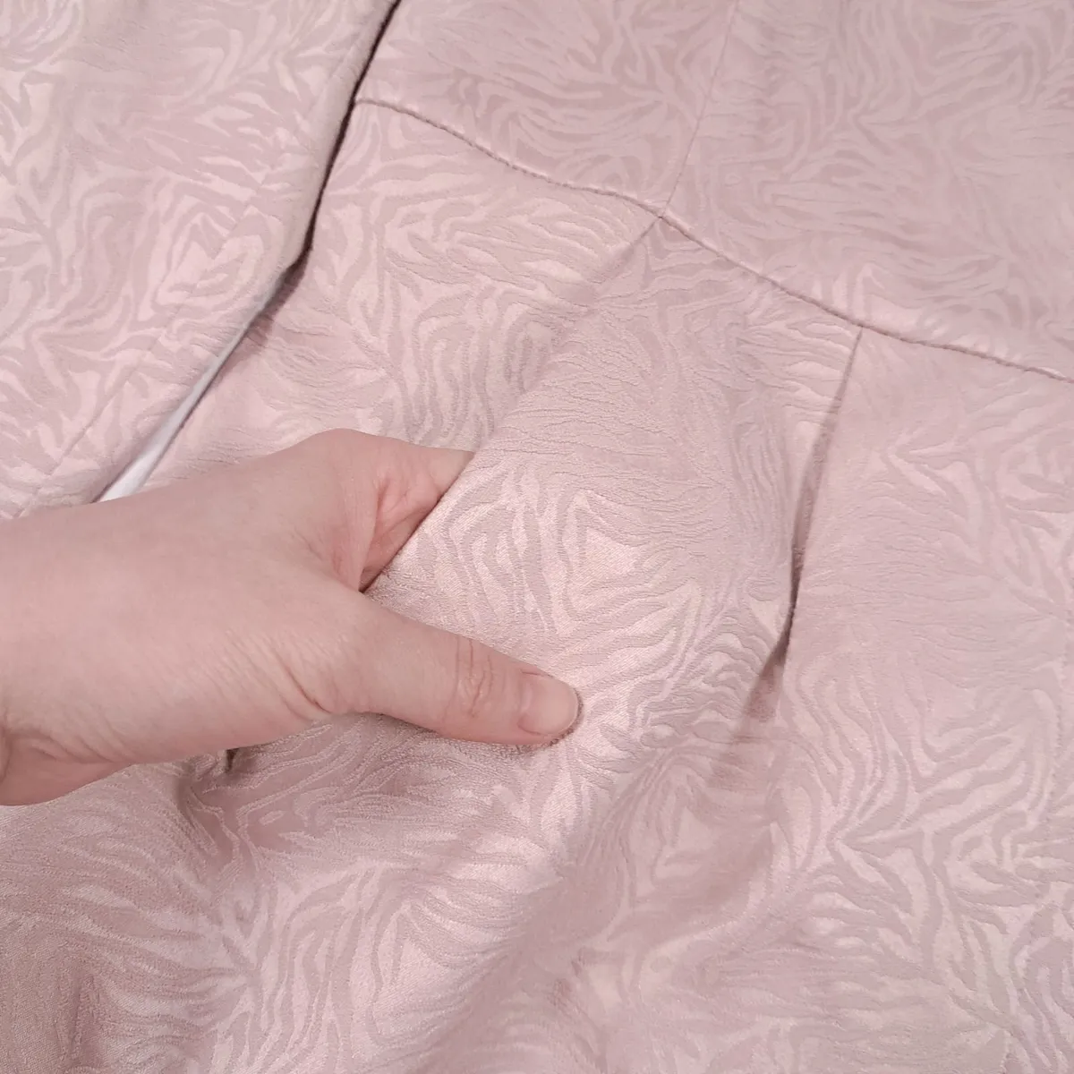 Edina Ronay Blush Pink Embossed Pattern Coat L/XL - Image 2