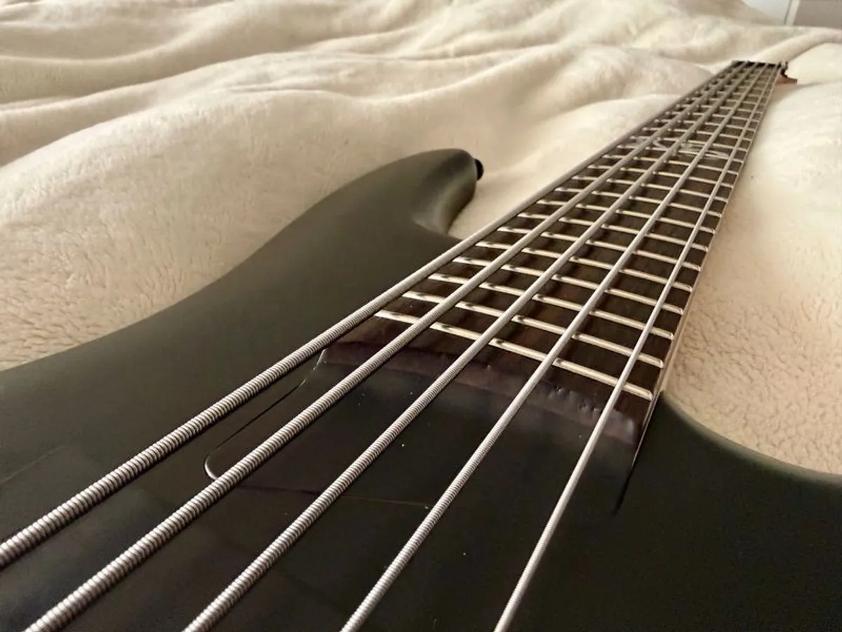 Ibanez K5 Fieldy (Korn)- 5 string METAL MACHINE - Image 4