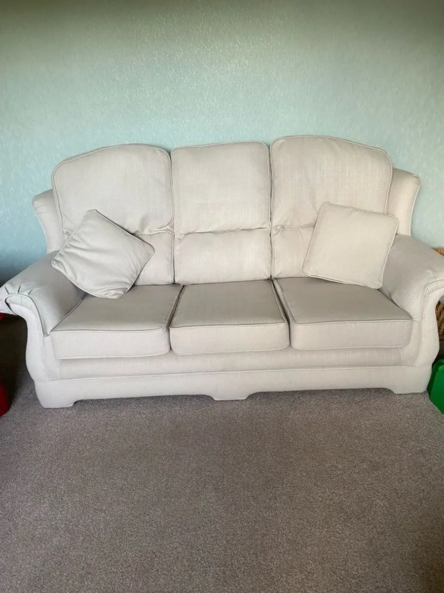 Finline sofa and armchairs - Image 1