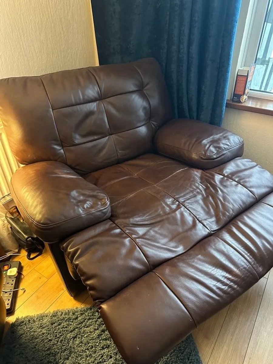 Brown leather recliner for sale in good condition. - Image 4