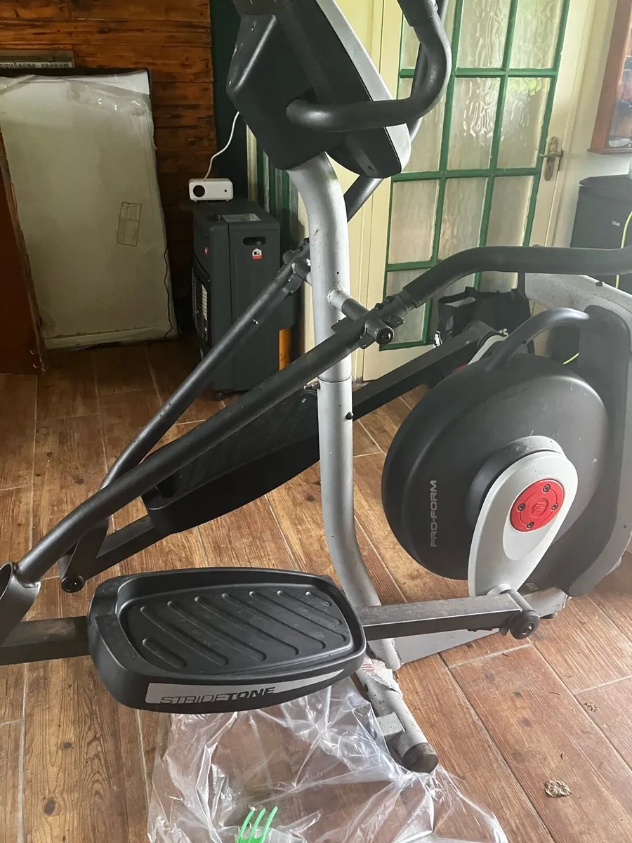 Cross trainer - Image 1