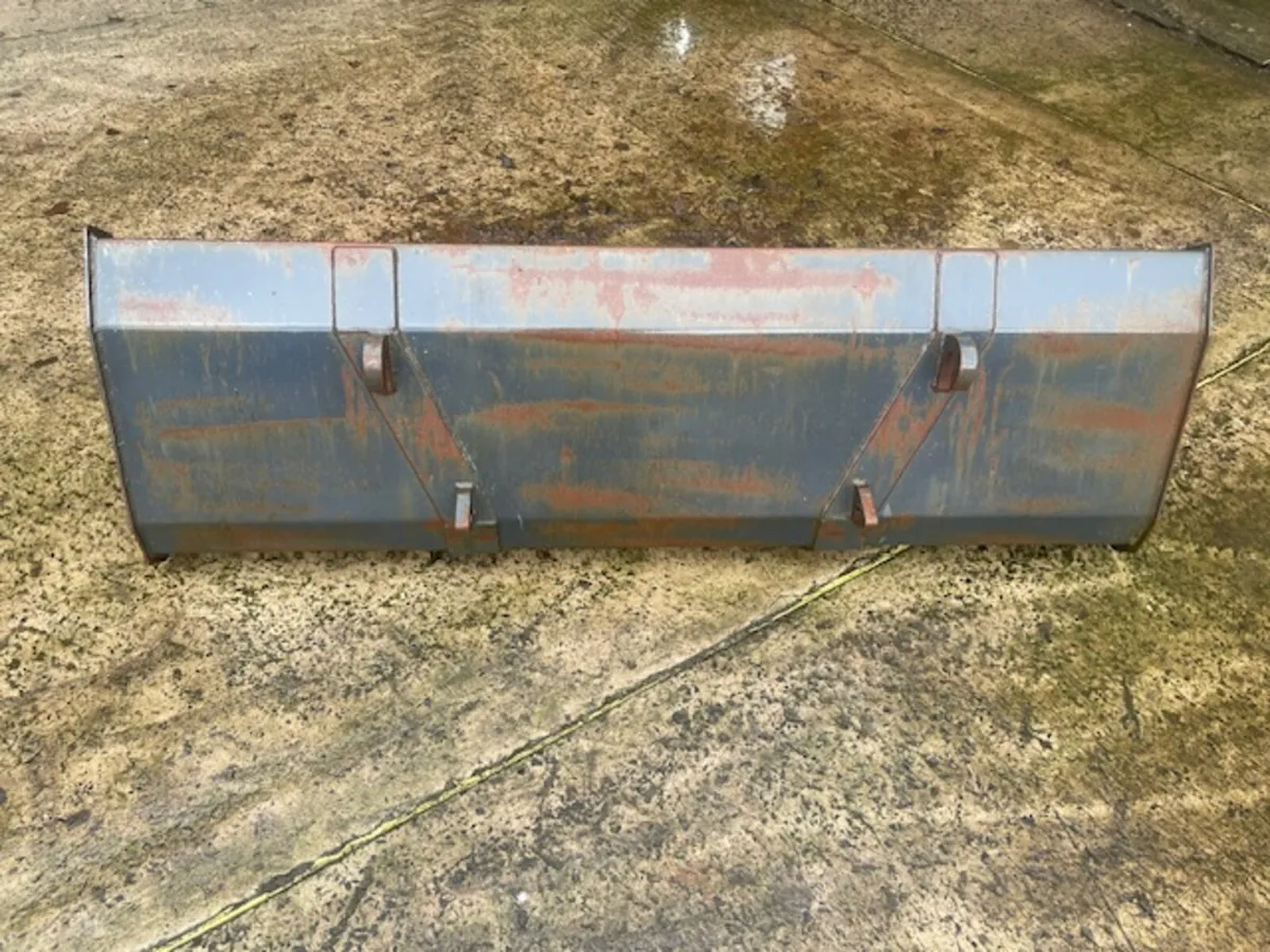 2 metre Bucket c/w Euro brackets - Image 2